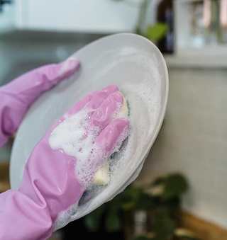 The Truth About Dish Soap: Cleaning Power vs. Residue Concerns
